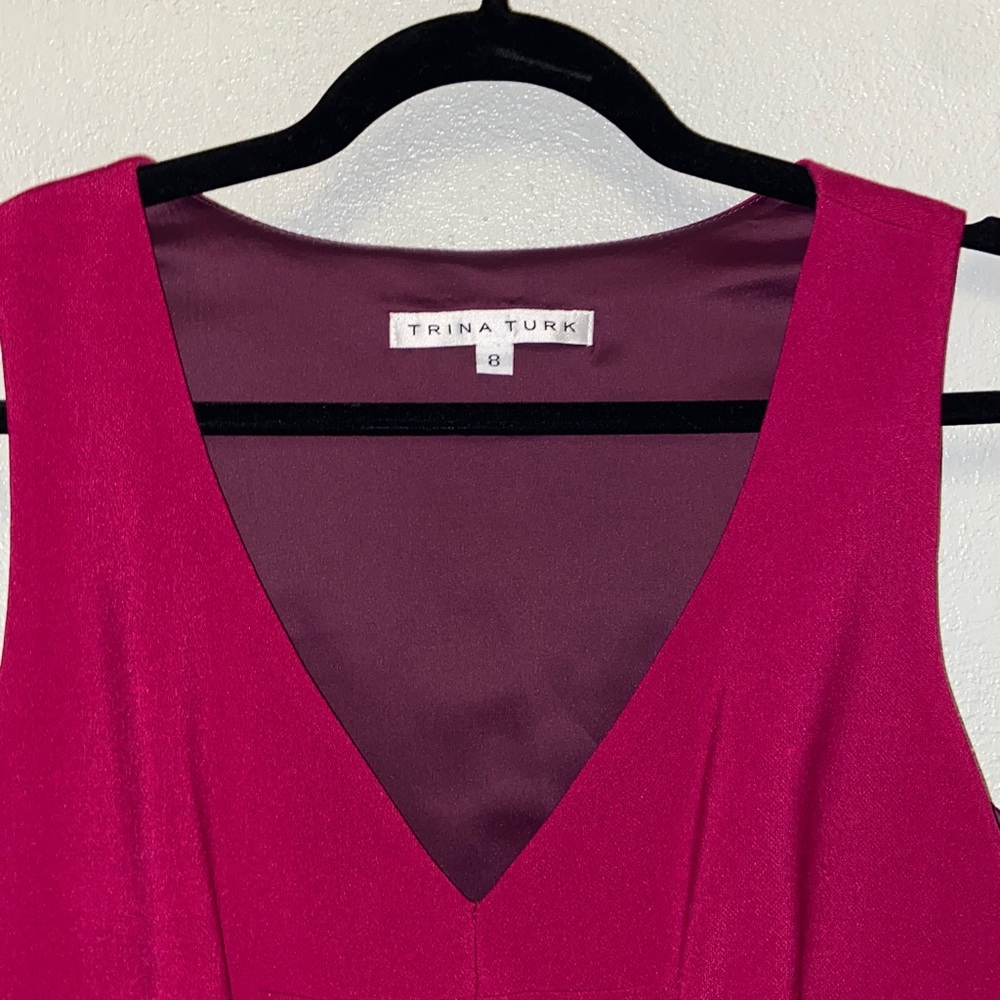 Trina Turk Suzy Loganberry Sleeveless Lined V-neck Dress 3602 - Picture 3 of 7